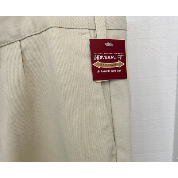 Dockers Men's Easy Classic Fit Khaki Stretch Pants Size 48W x 30L - Picture 2 of 9
